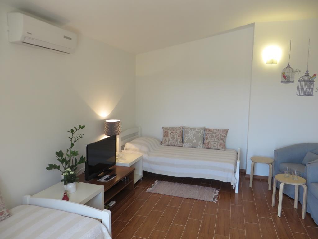 Filipovic Apartments With Pool 比奥格勒·纳·莫鲁 外观 照片