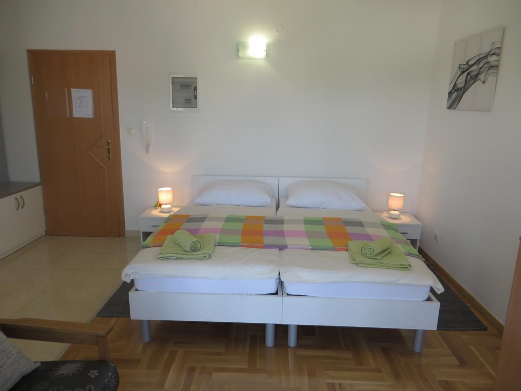 Filipovic Apartments With Pool 比奥格勒·纳·莫鲁 外观 照片