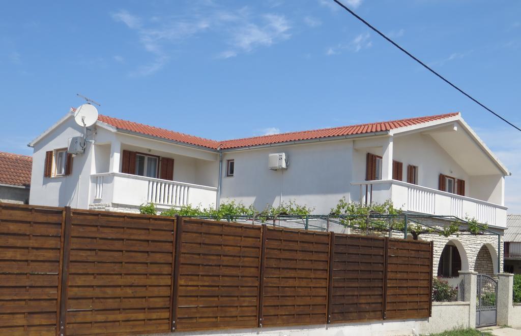 Filipovic Apartments With Pool 比奥格勒·纳·莫鲁 外观 照片
