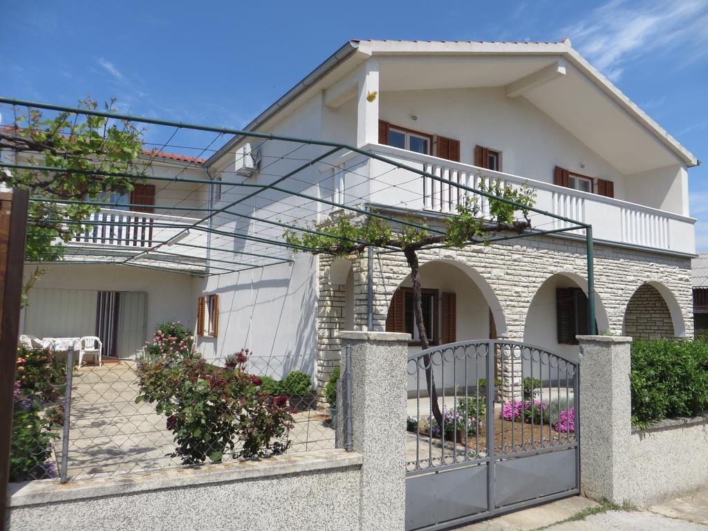 Filipovic Apartments With Pool 比奥格勒·纳·莫鲁 外观 照片